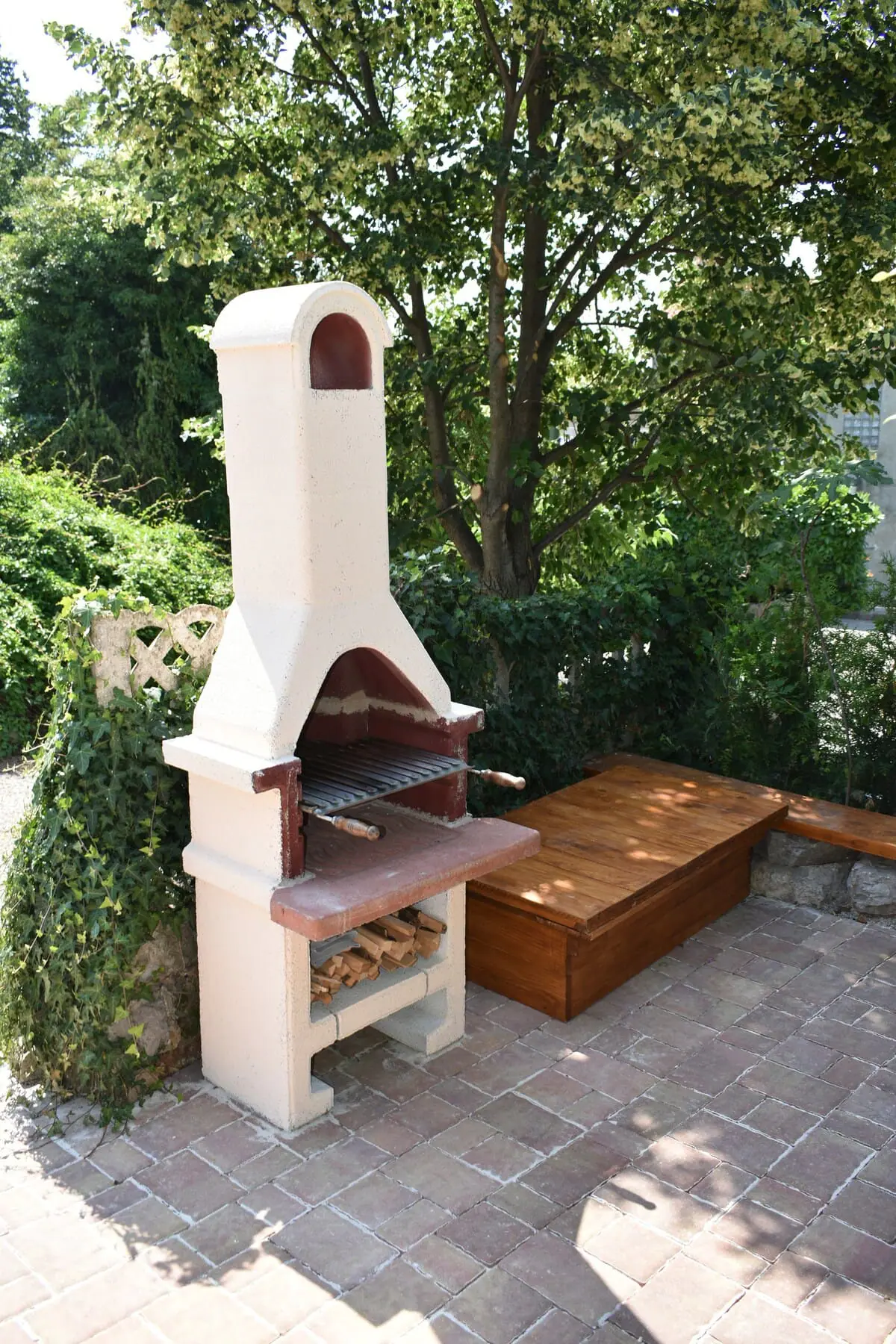Wood-fired outdoor grill