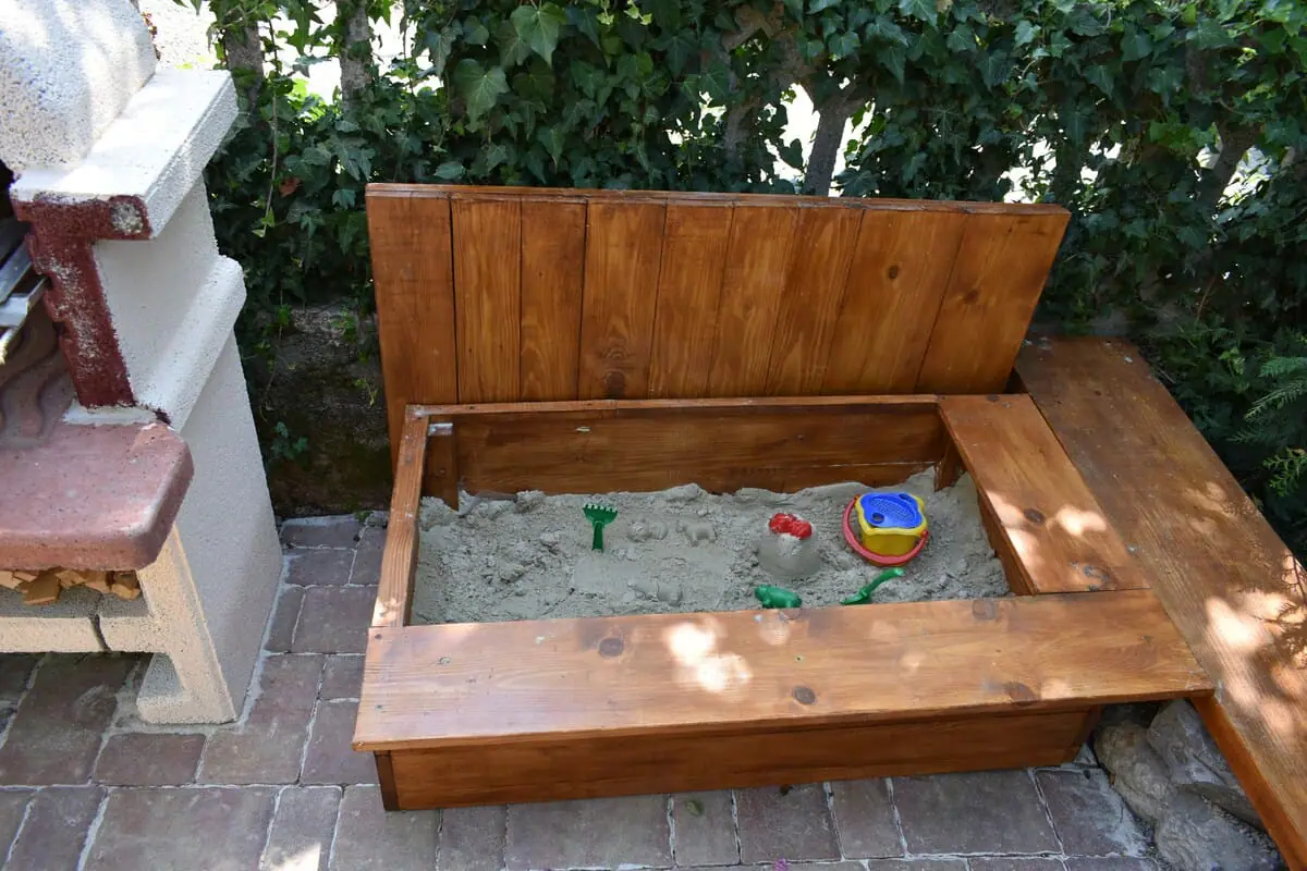 Garden sandpit for younger guests